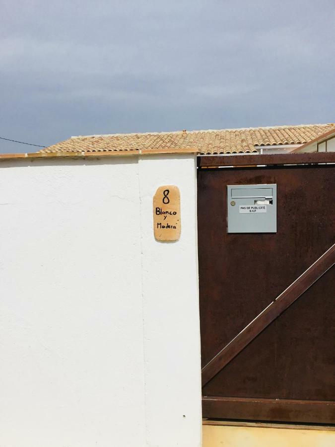 Gite Blanco Y Madera Narbonne Exterior photo